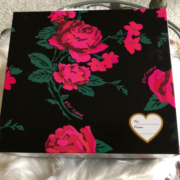 Betsey Johnson Dog Backpack ID/Card Case Box Set - Picture 10 of 11